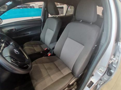 TOYOTA Yaris Hatch 1.5 16V 4P FLEX XL MULTIDRIVE AUTOM�TICO CVT, Foto 8