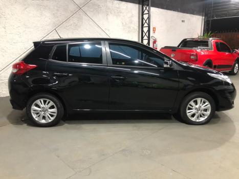 TOYOTA Yaris Hatch 1.3 16V 4P FLEX XL PLUS TECH MULTIDRIVE AUTOMÁTICO CVT, Foto 4