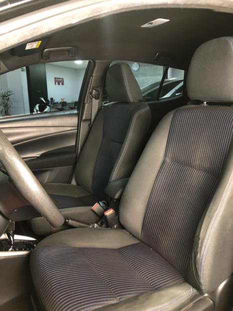 TOYOTA Yaris Hatch 1.3 16V 4P FLEX XL PLUS TECH MULTIDRIVE AUTOMÁTICO CVT, Foto 9