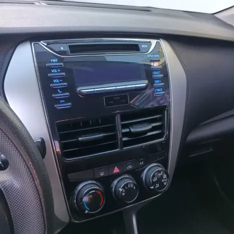 TOYOTA Yaris Sedan 1.5 16V 4P FLEX XL MULTIDRIVE AUTOMTICO CVT, Foto 13