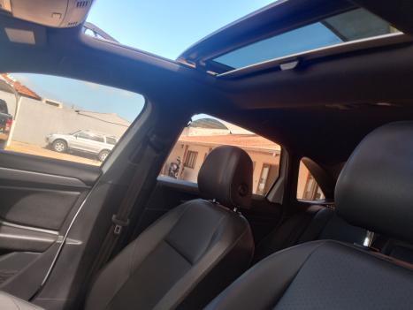 VOLKSWAGEN Jetta 1.4 4P 250 TSI R-LINE AUTOM�TICO, Foto 8