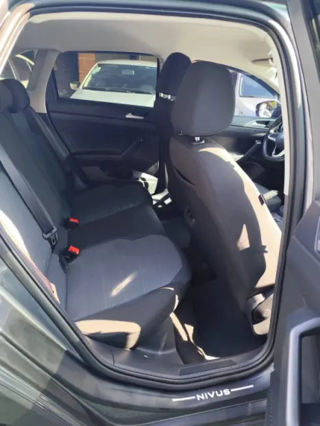 VOLKSWAGEN Nivus 1.0 4P FLEX 200 TSI COMFORTLINE TURBO AUTOMTICO, Foto 6