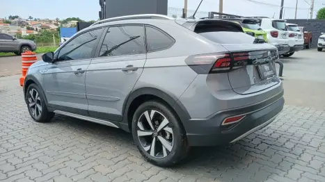 VOLKSWAGEN Nivus 1.0 4P FLEX 200 TSI HIGHLINE TURBO AUTOMÁTICO, Foto 6