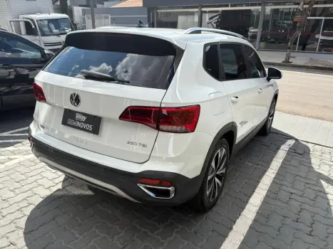VOLKSWAGEN Taos 1.4 16V 4P FLEX 250 TSI HIGHLINE AUTOM�TICO, Foto 4