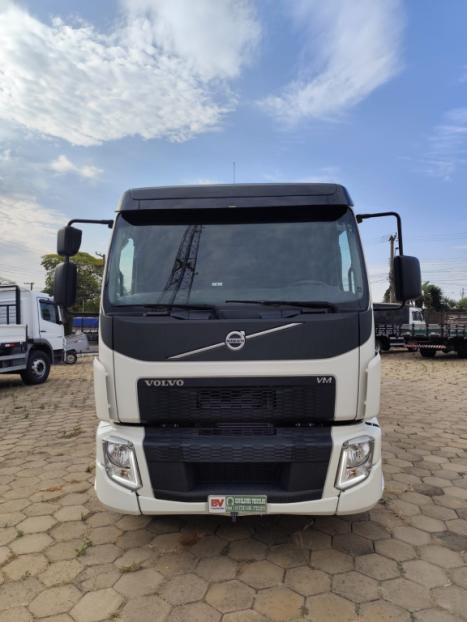 VOLVO VM 270 6X2 SRIE 10 ANOS, Foto 2