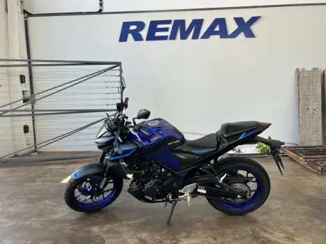 YAMAHA MT-03 300 ABS, Foto 3