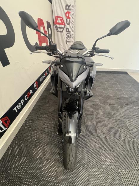 YAMAHA MT-03 300 ABS, Foto 4