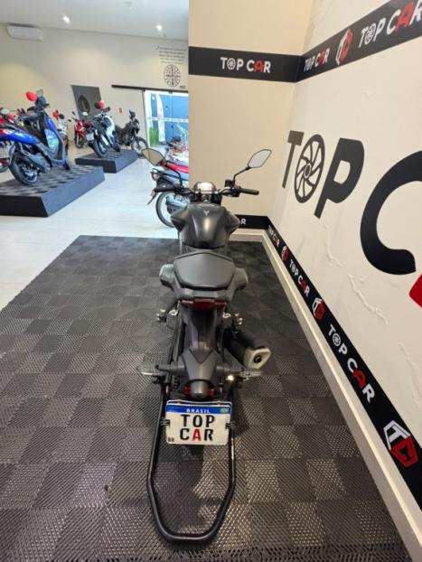 YAMAHA MT-03 300 ABS, Foto 3