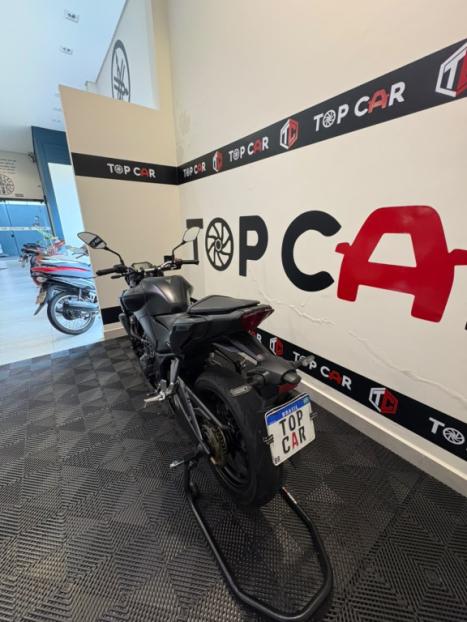 YAMAHA MT-03 300 ABS, Foto 4