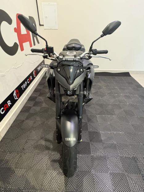 YAMAHA MT-03 300 ABS, Foto 8