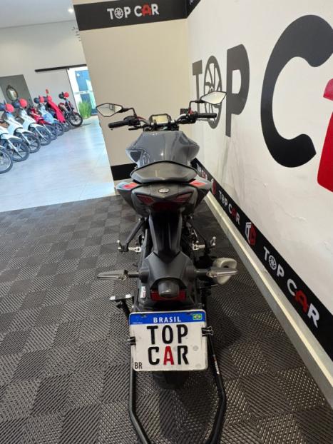 YAMAHA MT-03 300 ABS, Foto 8
