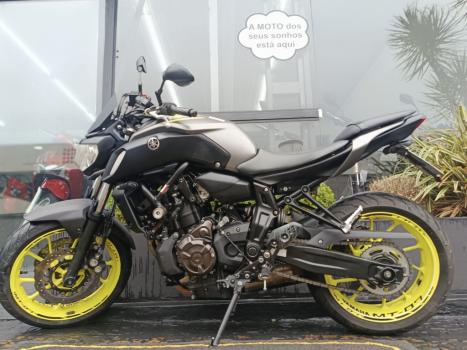 YAMAHA MT-07 700 ABS, Foto 1