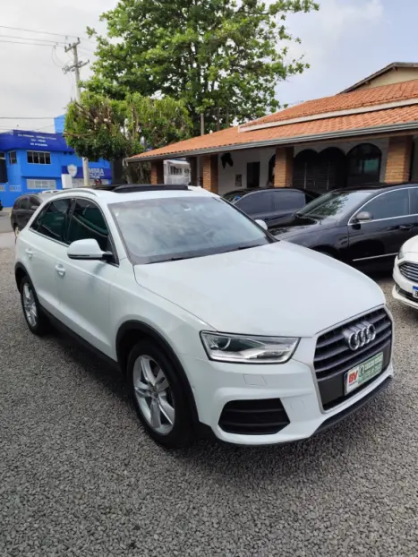 AUDI Q3 1.4 4P TFSI FLEX PRESTIGE S-TRONIC AUTOMTICO, Foto 3