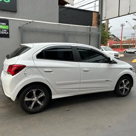 CHEVROLET Onix Hatch 1.4 4P FLEX LTZ, Foto 5