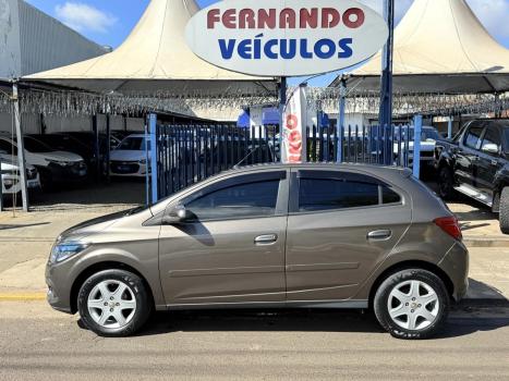 CHEVROLET Onix Hatch 1.4 4P FLEX LT, Foto 2