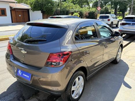 CHEVROLET Onix Hatch 1.4 4P FLEX LT, Foto 5