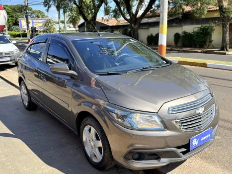 CHEVROLET Onix Hatch 1.4 4P FLEX LT, Foto 6