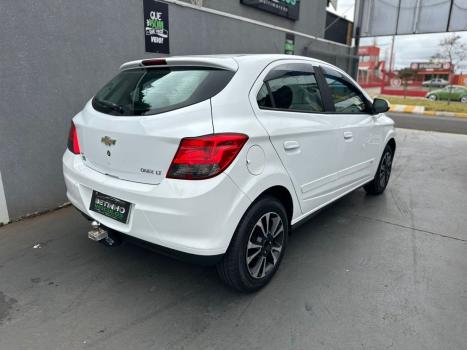 CHEVROLET Onix Hatch 1.4 4P FLEX LT, Foto 6