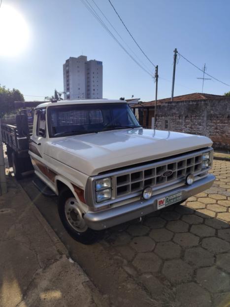 FORD F-4000 3.9 MWM 229, Foto 3