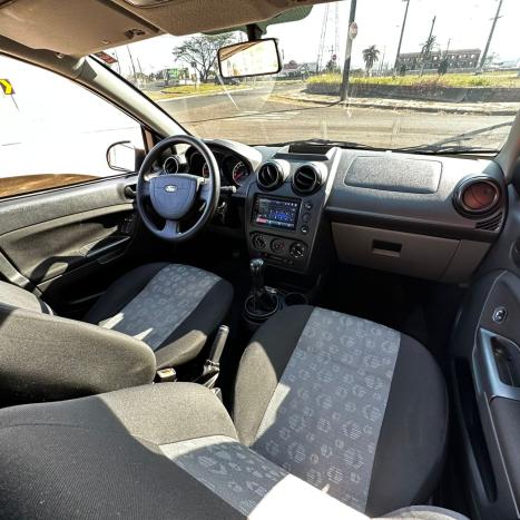 FORD Fiesta Hatch 1.6, Foto 10