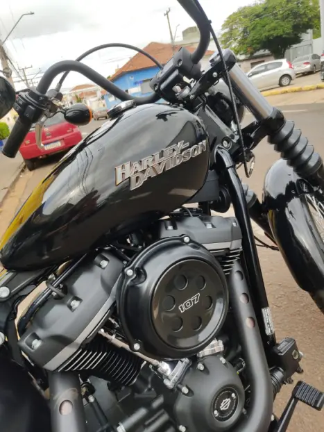 HARLEY DAVIDSON Softtail Street Bob 1800, Foto 1