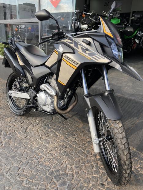 HONDA XRE 300 ABS, Foto 3