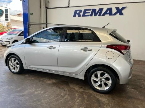 HYUNDAI HB 20 Hatch 1.6 16V 4P FLEX COMFORT PLUS AUTOMTICO, Foto 3