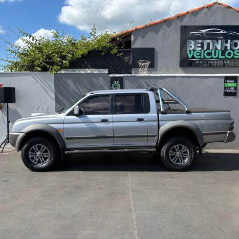 MITSUBISHI L 200 2.5 SPORT HPE 4X4 CABINE DUPLA TURBO INTECOOLER, Foto 3