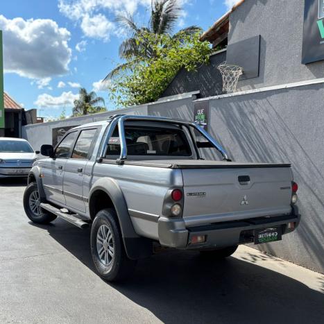 MITSUBISHI L 200 2.5 SPORT HPE 4X4 CABINE DUPLA TURBO INTECOOLER, Foto 6