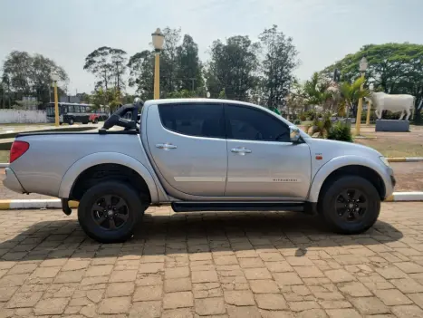 MITSUBISHI L 200 Triton 3.2 16V HPE 4X4 CABINE DUPLA TURBO DIESEL INTERCOOLER AUTOMTICO, Foto 4