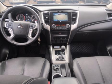 MITSUBISHI L 200 Triton 2.4 16V SPORT HPE 4X4 CABINE DUPLA TURBO DIESEL AUTOMTICO, Foto 10