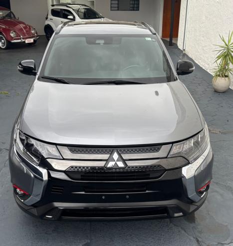 MITSUBISHI Outlander 3.0 V6 24V 4P HPE-S AWD AUTOMTICO, Foto 2
