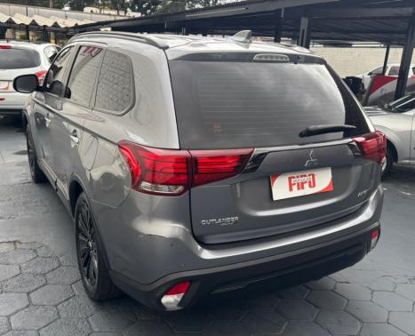 MITSUBISHI Outlander 3.0 V6 24V 4P HPE-S AWD AUTOMTICO, Foto 7