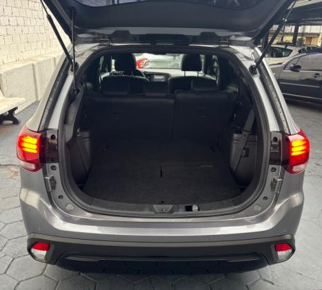 MITSUBISHI Outlander 3.0 V6 24V 4P HPE-S AWD AUTOMTICO, Foto 9