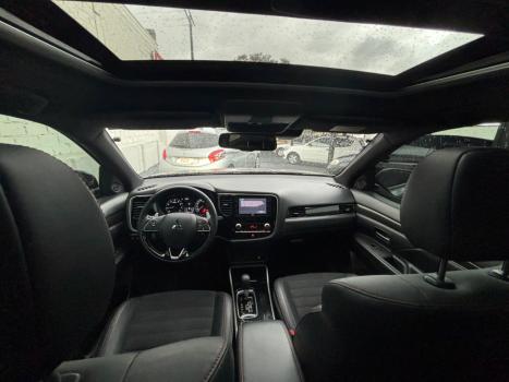 MITSUBISHI Outlander 3.0 V6 24V 4P HPE-S AWD AUTOMTICO, Foto 13