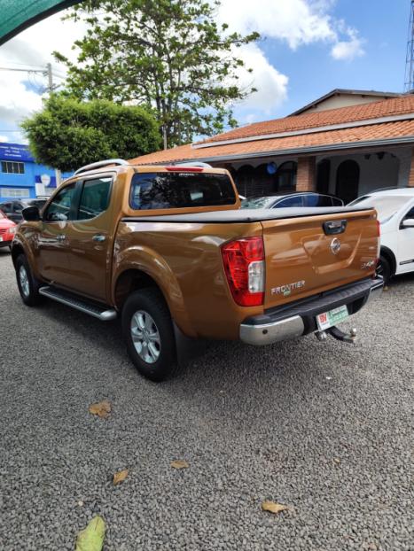 NISSAN Frontier 2.3 16V SE 4X4 CABINE DUPLA BI-TURBO DIESEL AUTOMTICO, Foto 9