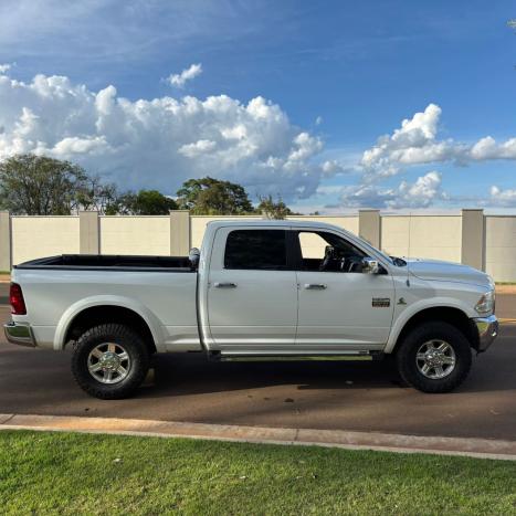 RAM 2500 6.7 I6 24V SLT CABINE DUPLA TURBO DIESEL LARAMIE 4X4 AUTOMTICO, Foto 2