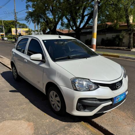 TOYOTA Etios Hatch 1.3 16V 4P FLEX X, Foto 19