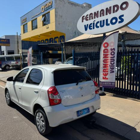 TOYOTA Etios Hatch 1.3 16V 4P FLEX X, Foto 22