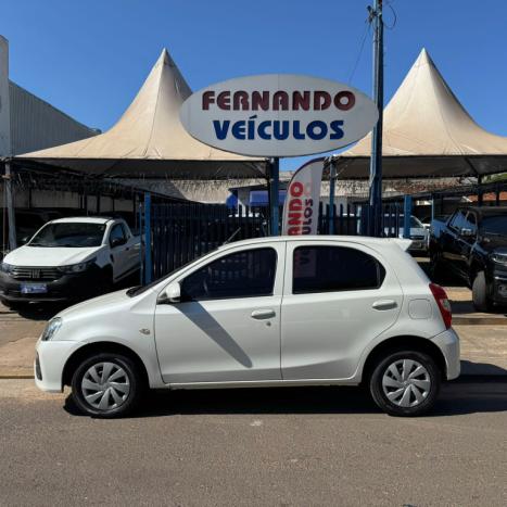 TOYOTA Etios Hatch 1.3 16V 4P FLEX X, Foto 23