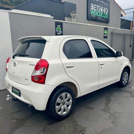 TOYOTA Etios Hatch 1.3 16V 4P FLEX X, Foto 2