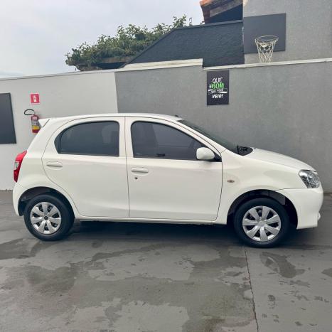 TOYOTA Etios Hatch 1.3 16V 4P FLEX X, Foto 4