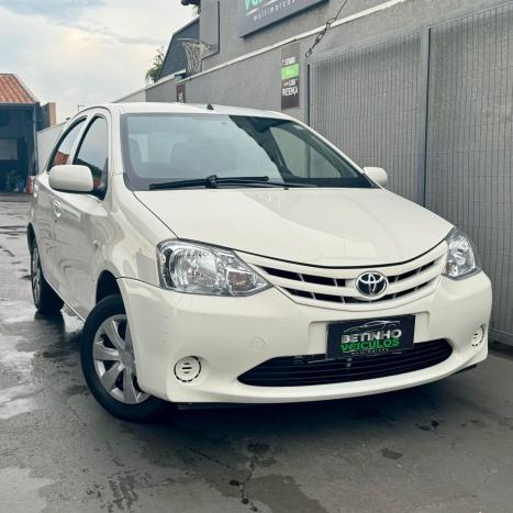 TOYOTA Etios Hatch 1.3 16V 4P FLEX X, Foto 6