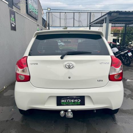 TOYOTA Etios Hatch 1.3 16V 4P FLEX X, Foto 8