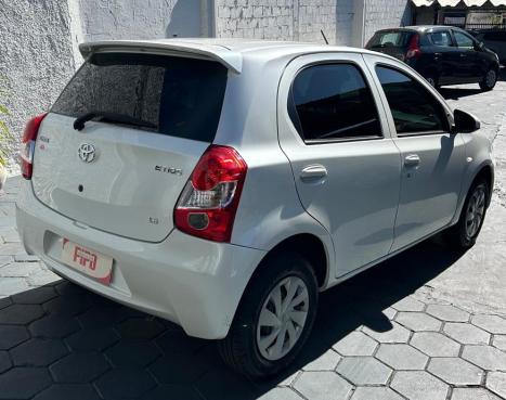 TOYOTA Etios Hatch 1.3 16V 4P FLEX X, Foto 6