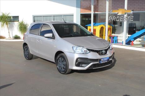 TOYOTA Etios Hatch 1.5 16V 4P FLEX XS AUTOMTICO, Foto 3
