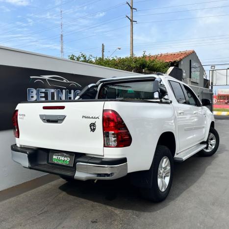 TOYOTA Hilux Caminhonete 2.7 16V 4P SR FLEX CABINE DUPLA, Foto 6