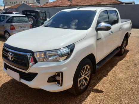 TOYOTA Hilux Caminhonete 2.7 16V 4P SRV FLEX 4X4  CABINE DUPLA AUTOMTICO, Foto 1