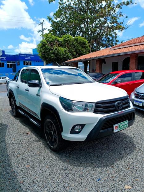 TOYOTA Hilux Caminhonete 2.8 16V 4P SR 4X4 DIESEL CHALLENGE CABINE DUPLA AUTOMTICO, Foto 3