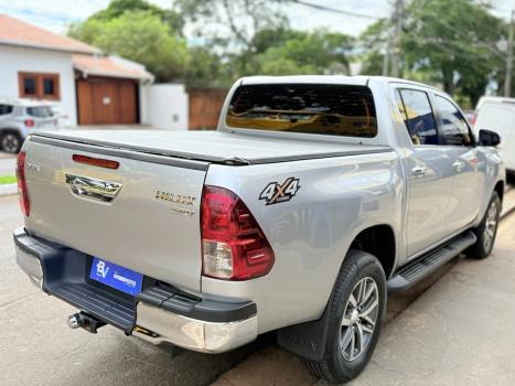 TOYOTA Hilux Caminhonete 2.8 16V SRV 4X4 DIESEL CABINE DUPLA AUTOMTICO, Foto 6